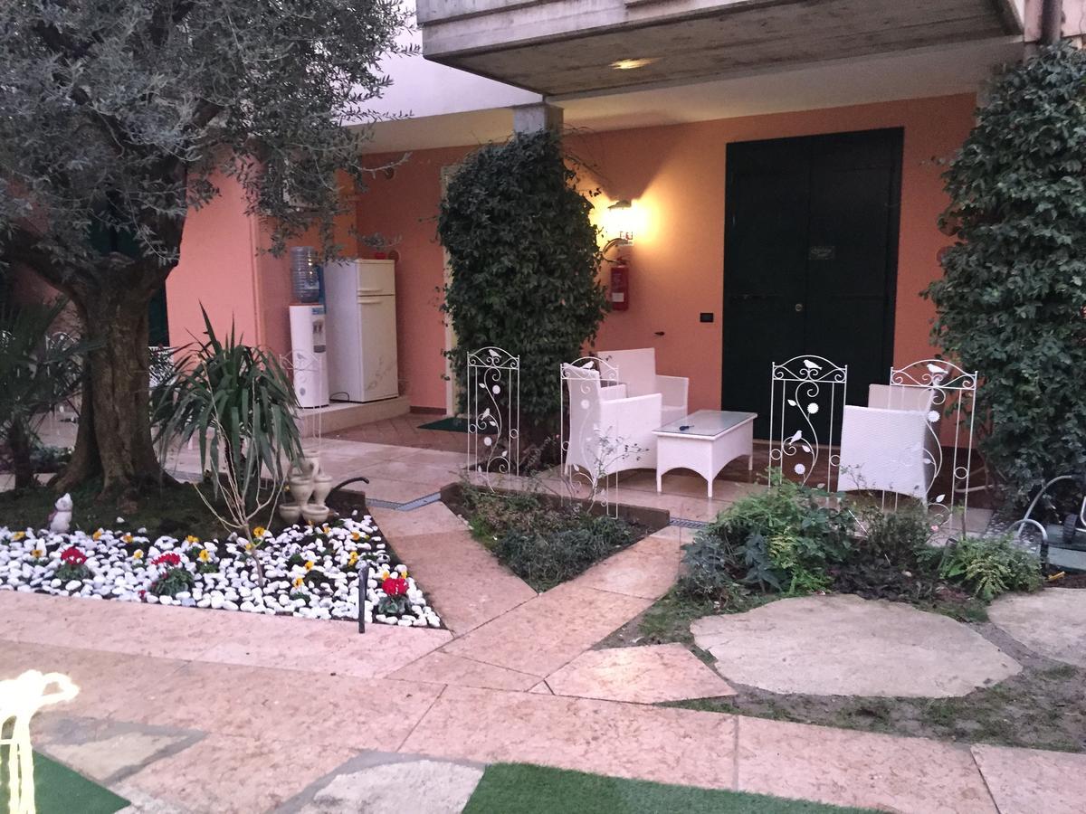 ديسينسانو ديل غاردا B&B Garda 4U المظهر الخارجي الصورة