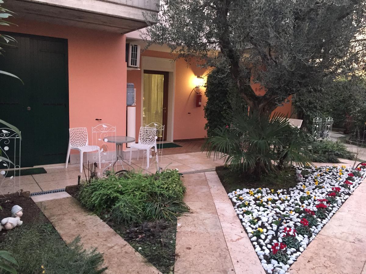 ديسينسانو ديل غاردا B&B Garda 4U المظهر الخارجي الصورة